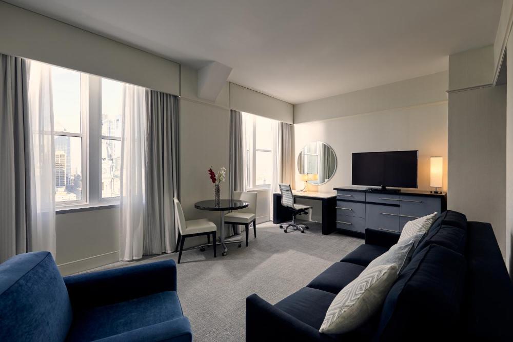 Luxury King Skyline Suite interior